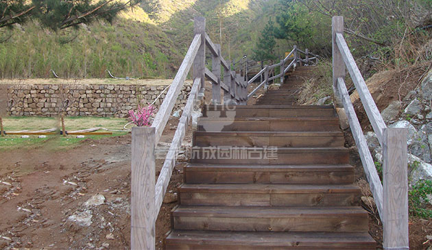 北京霧靈山上山棧道